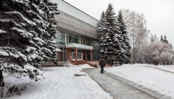 Институт земной коры СО РАН (центральный вход с ул. Лермонтова), 2009 г.